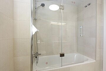Appartements de luxe de 2 chambres à côté de la plage à calpe in Maisons de Mer