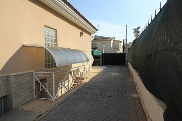 Villa individuelle avec piscine et barbecue dans le centre d'elche in Maisons de Mer