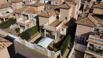 Detached south-facing villa with garage, large terrace, communal pool, sea views in Maisons de Mer