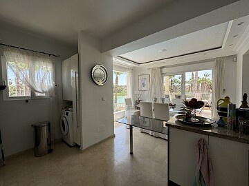 Chalet independiente primera línea de campo de golf con piscina, garaje y magnificas vistas in Maisons de Mer
