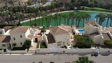 Chalet independiente primera línea de campo de golf con piscina, garaje y magnificas vistas in Maisons de Mer