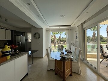 Chalet independiente primera línea de campo de golf con piscina, garaje y magnificas vistas in Maisons de Mer