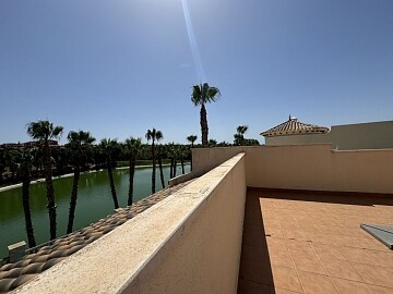 Chalet independiente primera línea de campo de golf con piscina, garaje y magnificas vistas in Maisons de Mer