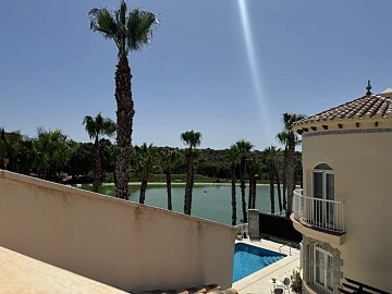 Chalet independiente primera línea de campo de golf con piscina, garaje y magnificas vistas in Maisons de Mer